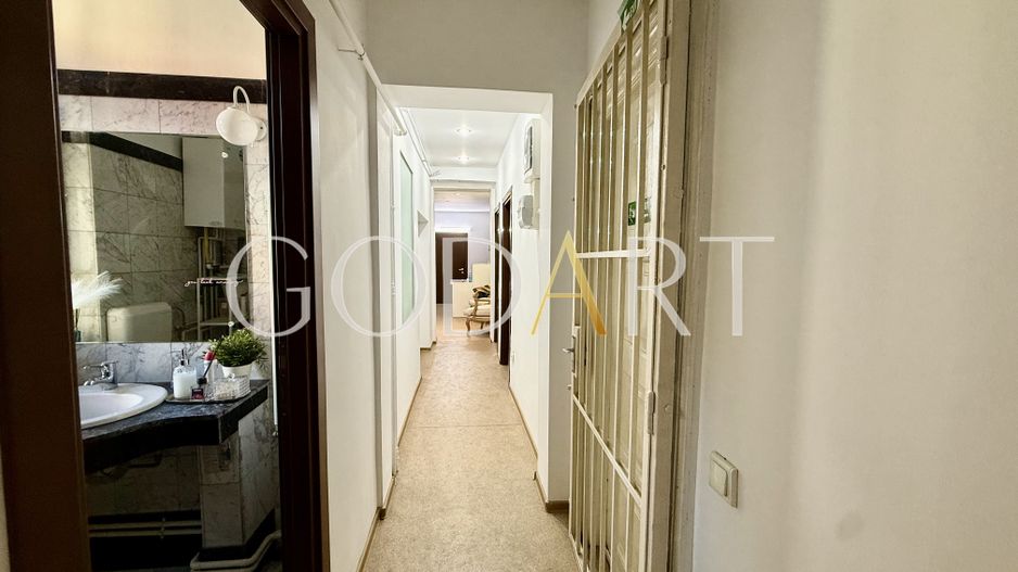 Apartament in vila | Ultracentral | 2 intrări | Garaj 30 mp | Renovat - Poză 14