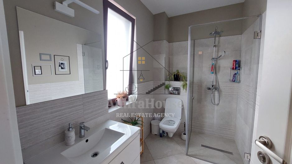 Duplex ultrafinisat mobilat utilat cu 2 locuri de parcare zona Terra - Poză 13