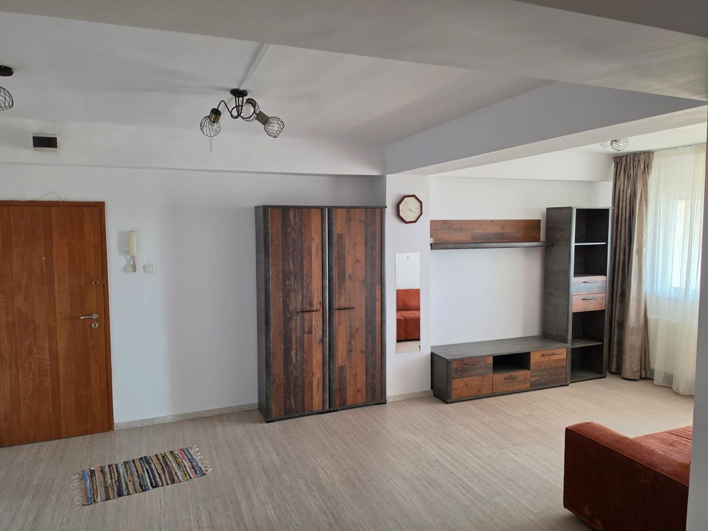 Apartament 3 camere Zona Gh Lazar - Poză 2