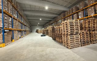 Hală/depozit 1.950 mp de vânzare, Sector 3, chiriaș, randament 8%
