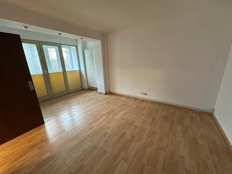 Vanzare 3 Camere Burebista - Alba Iulia, Bloc Monolit, Centrală Proprie - Poză 3