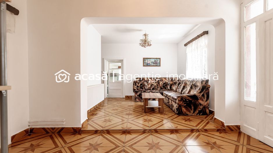 Casă cu 2 corpuri de clădire în Pecica, Arad. - Poză 8