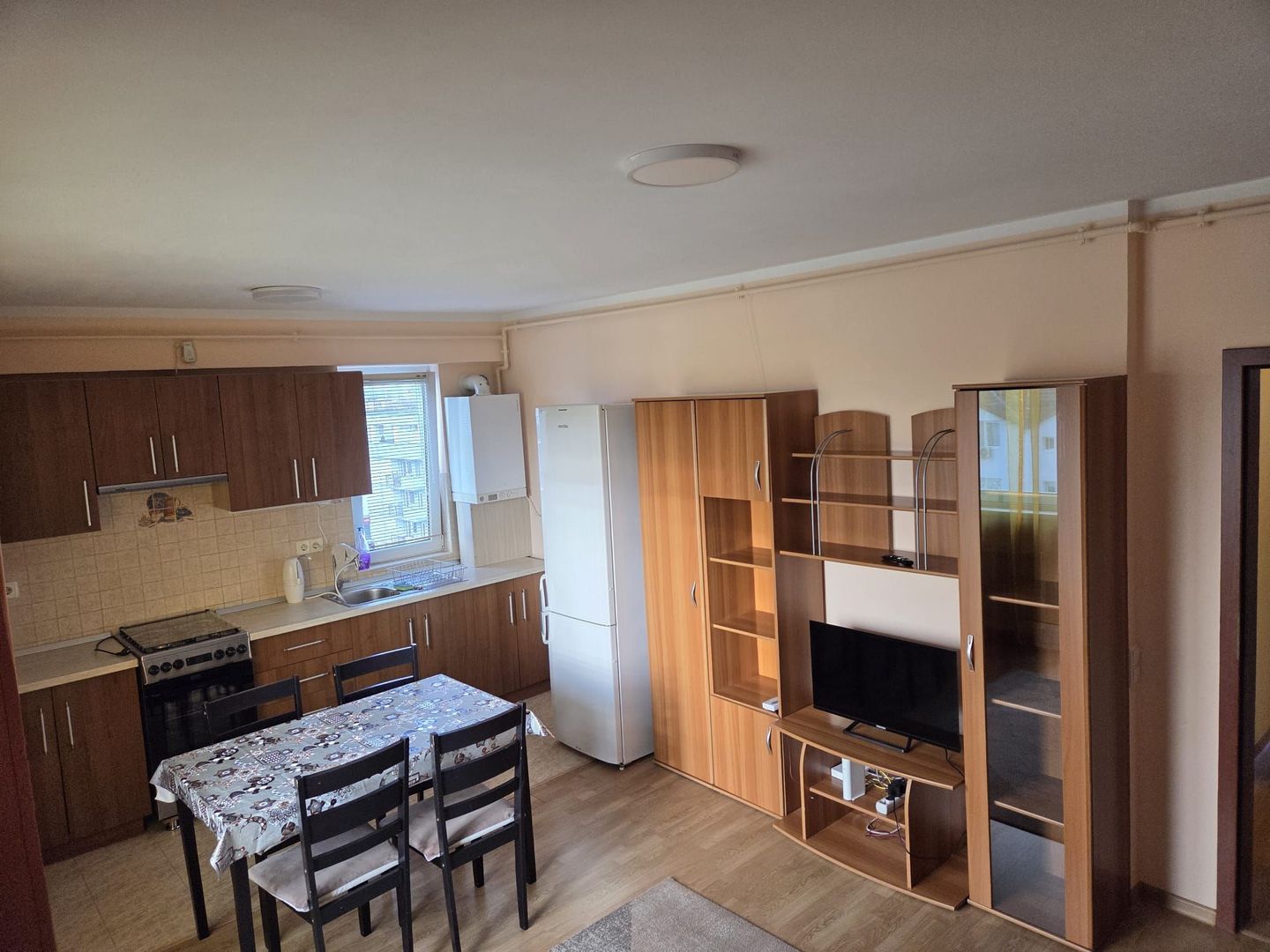 APARTAMENT 3 CAMERE TURNISOR - FRUNZEI - Poză 4