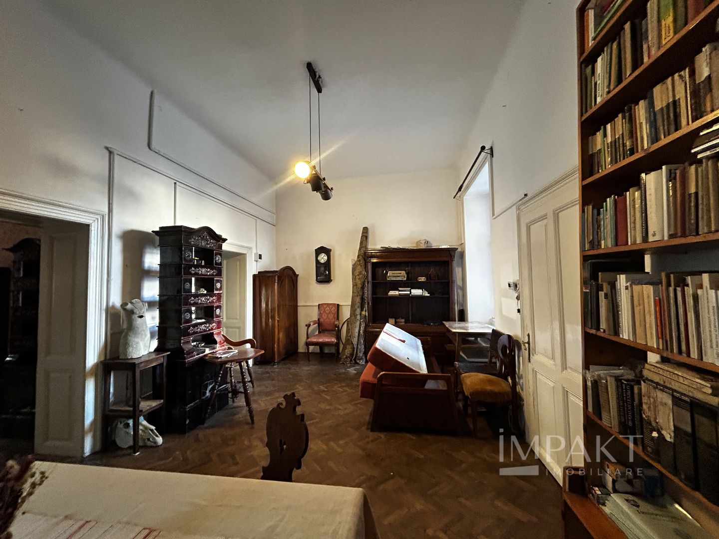 Vanzare apartament ultracentral, parter, imobil istoric - Poză 1