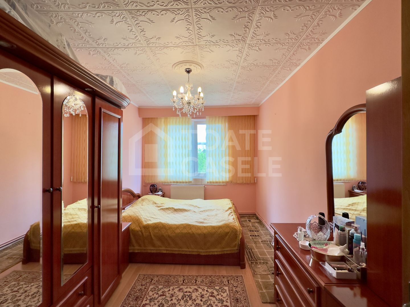 Apartament cu 3 camere decomandate, etaj intermediar, zona Hermes - Poză 1