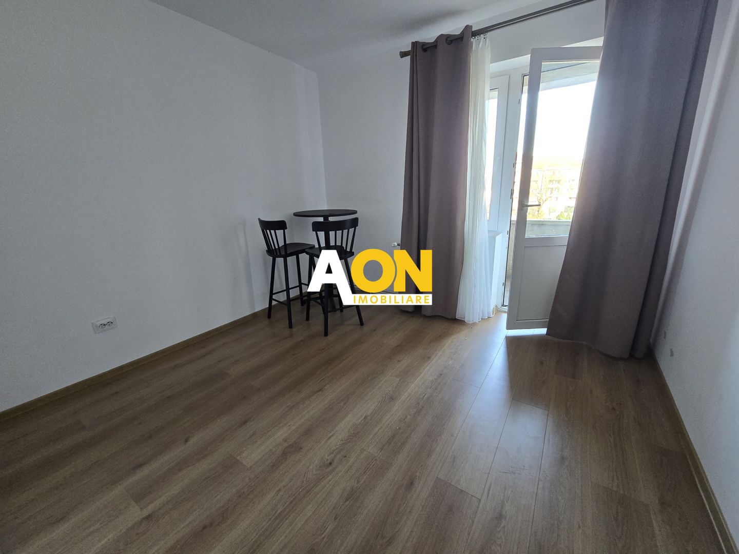 Apartament 4 Camere Finisat Mobilat, Bloc cu Lift - Poză 19