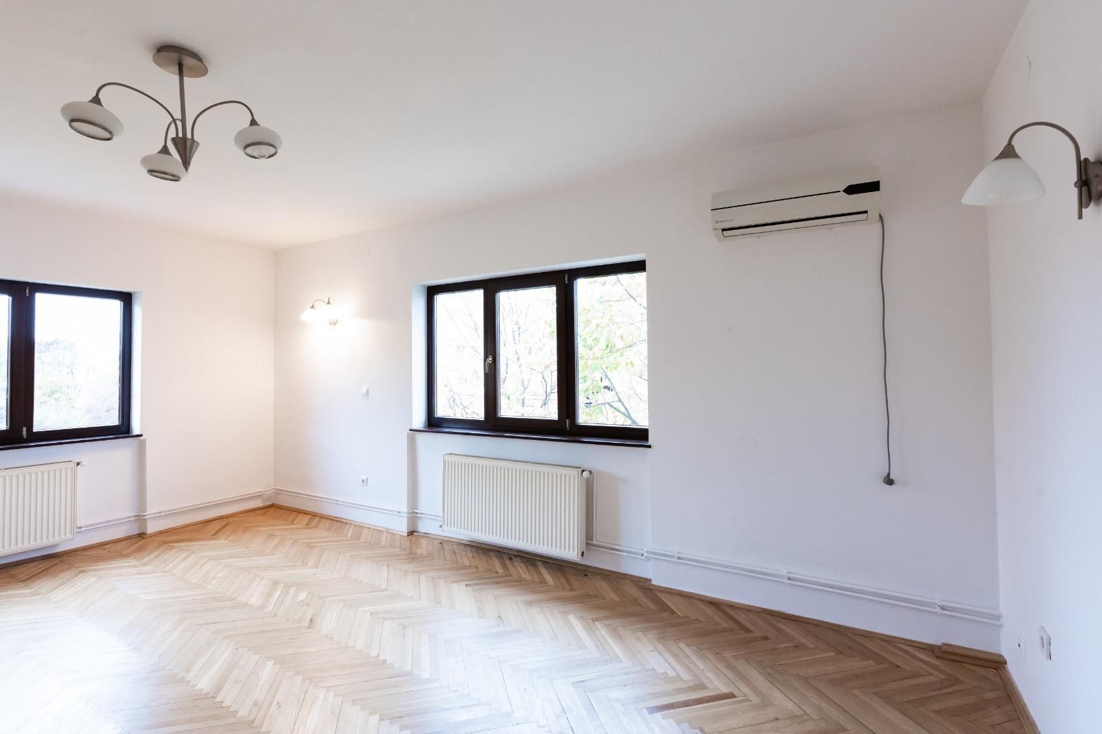 Apartament spatios cu garaj in zona Bogdanesti - Poză 10