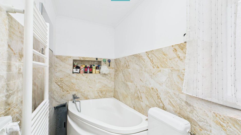 Casă complet renovată în Orțișoara. - Poză 7