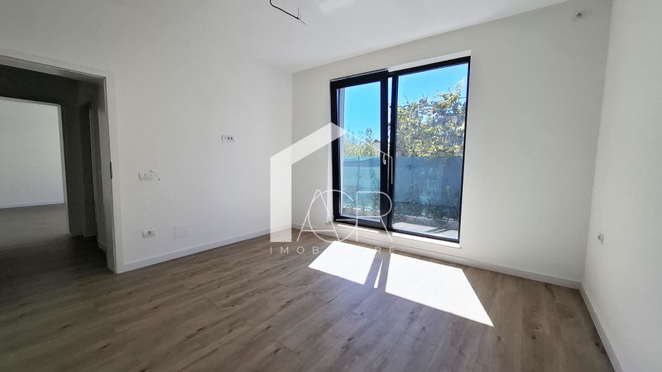 Casa cu 4 camere de vanzare, Bucov, Mica Roma - Poză 16