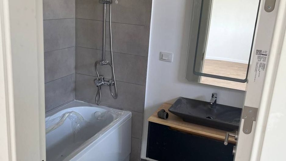 De vanzare casa vila moderna 4 camere Berceni - Poză 4