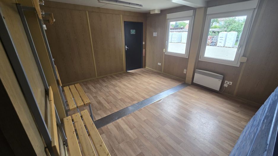 Spatiu Comercial 620 mp.parcare,birou,vestiar,baie - Poză 2