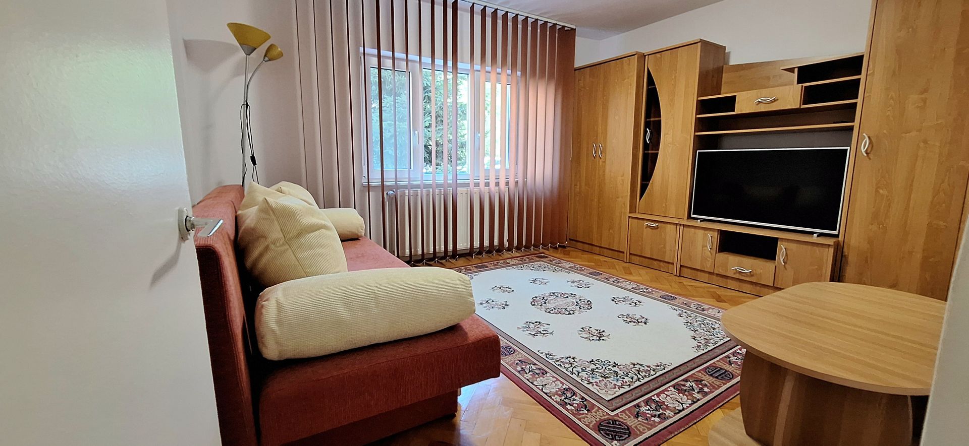 Apartament renovat cu 3 camere - zona Andrei Saguna - Poză 3