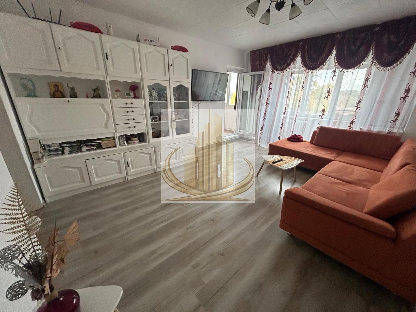 Apartament 5 camere 100mp Zona Padurea Verde - Poză 1