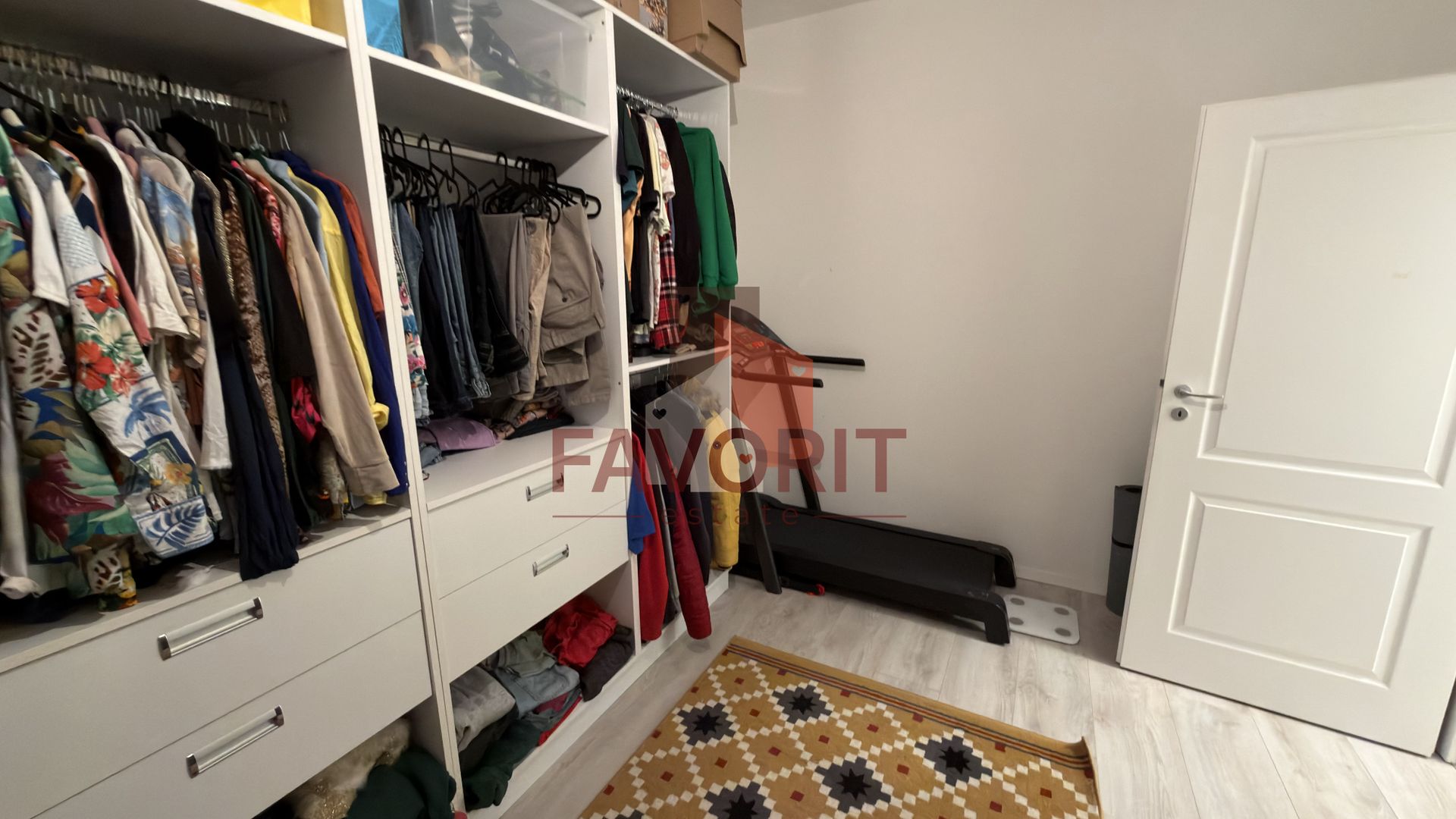 Decomandat. Cu gradina proprie. Mobilat si utilat - Poză 9