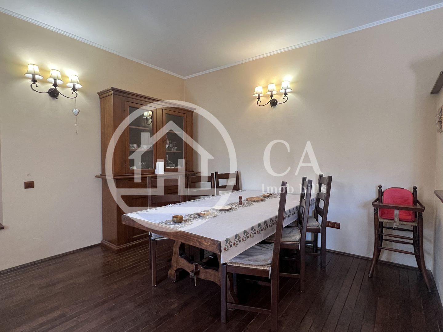 Casa cu 5 camere de vânzare in zona Centrala, Oradea - Poză 5