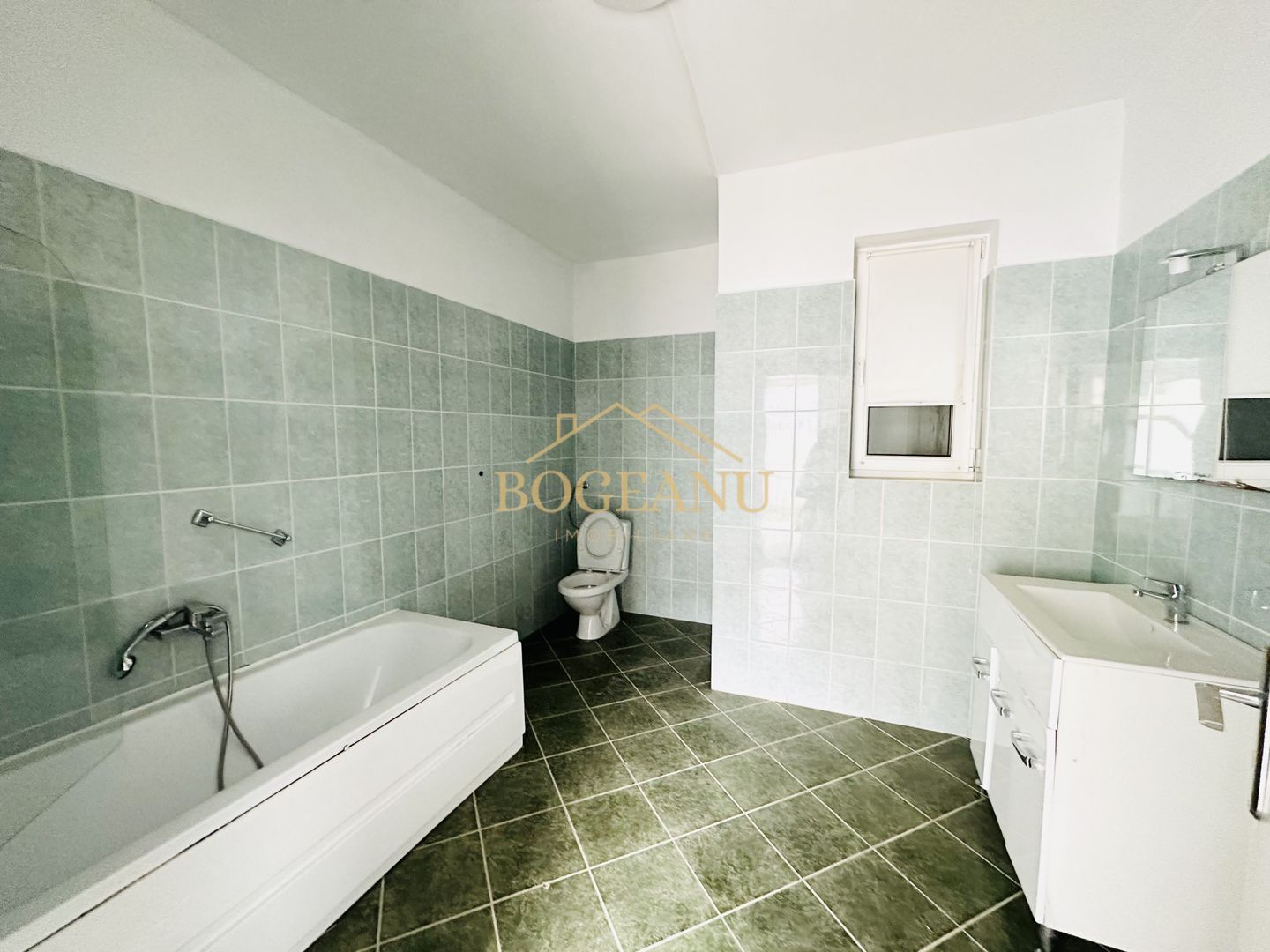 BG138-Casa individuala cu spatiu birouri,311 mp,Teren 500 mp - Poză 14