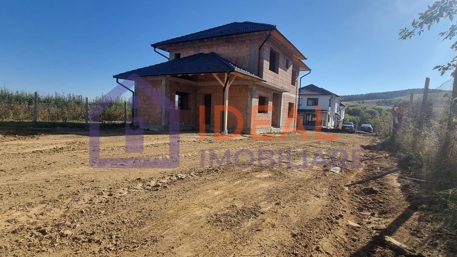 Casa Individuala cu 326 mp de curte si Carport, in Poplaca - Poză 7