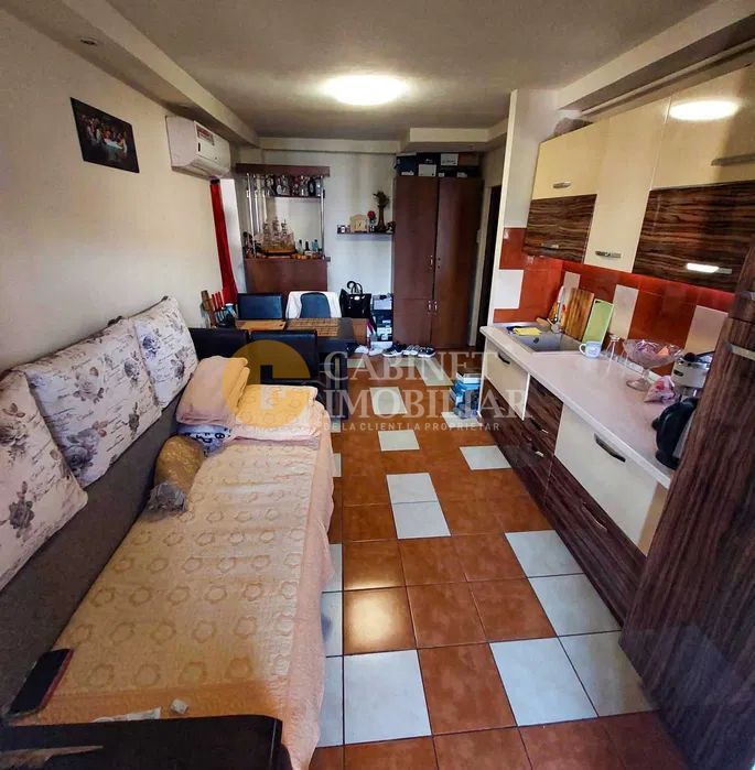 Apartament 2 Camere Decomandat Nicolina-Cug , 54Mp Bloc 1986 - Poză 2