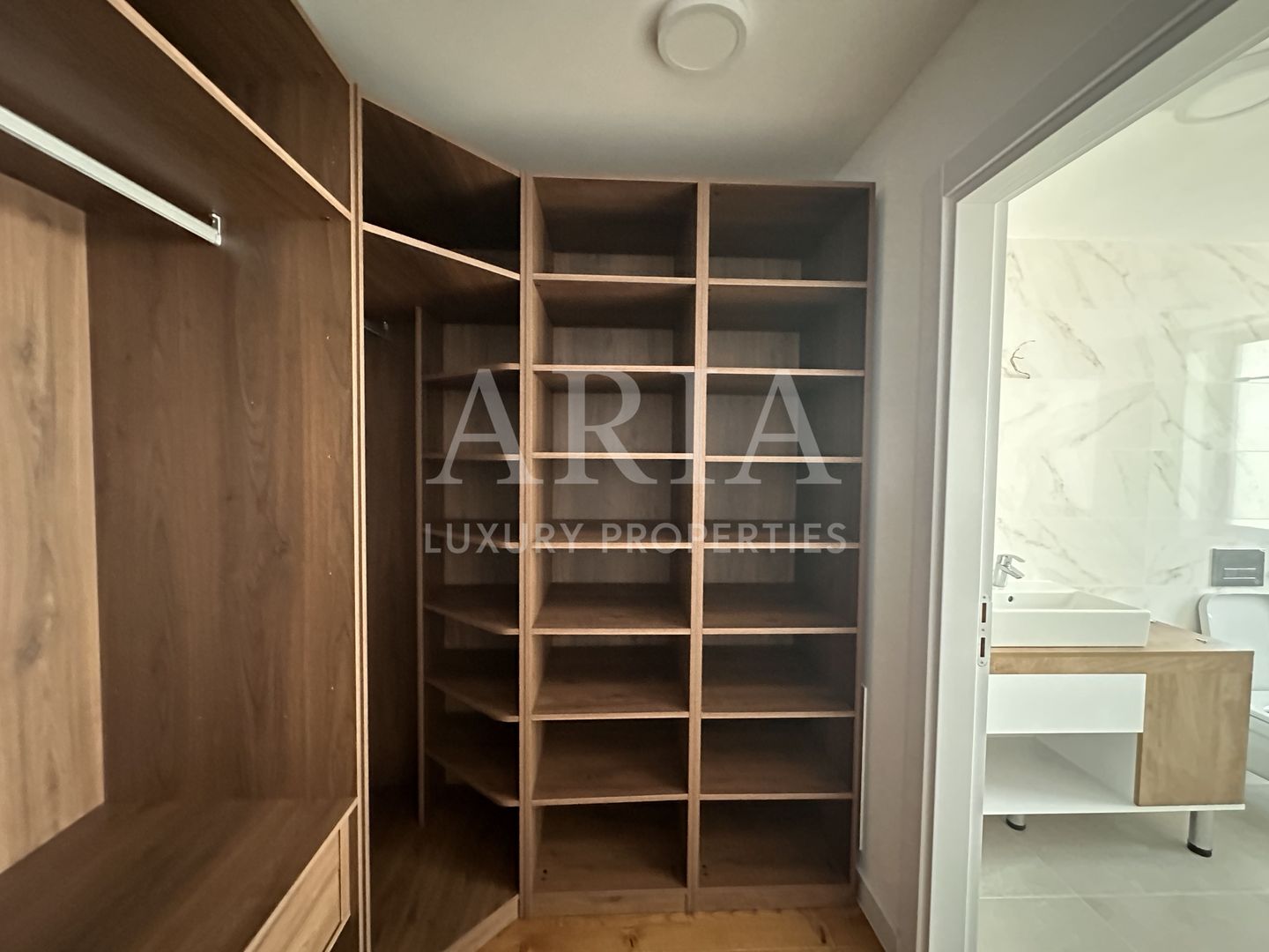 BONTON LUXURY VILLA -  FIRST RENT - LUXURY GATED COMMUNITY - Poză 13