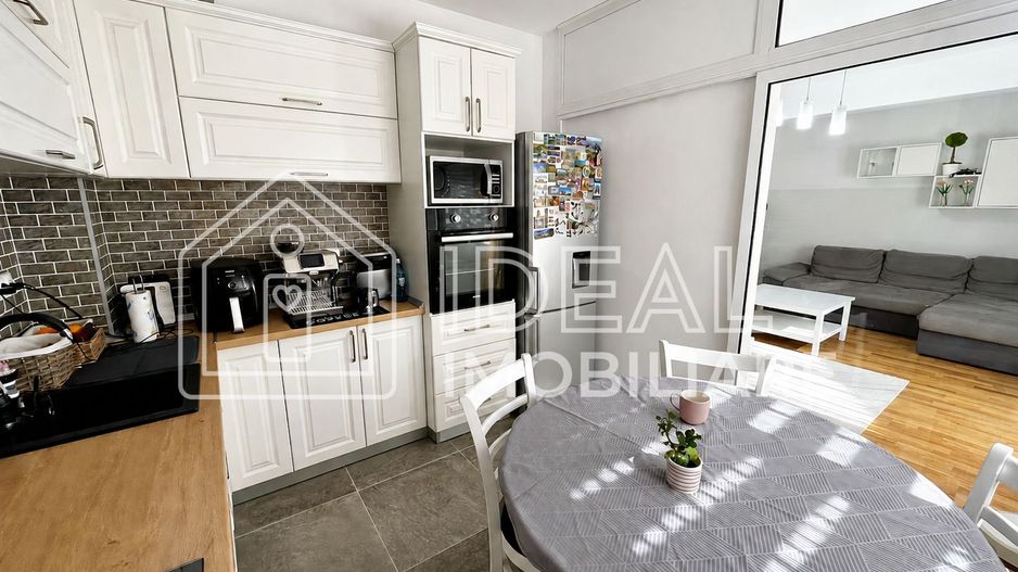 Apartament 3 camere cu balcon generos, parcare și pivniță – Turnișor - Poză 9