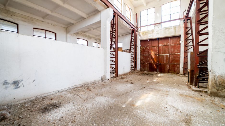 Hală spațioasă în Lipova oportunitate investiție - Poză 5