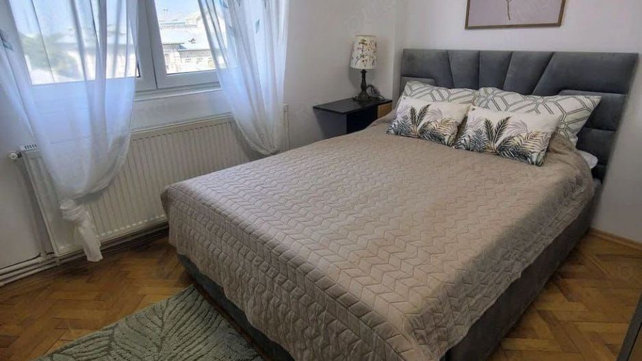 De inchiriat apartament cu 2 camere, central. etaj 3, 450 euro - Poză 3