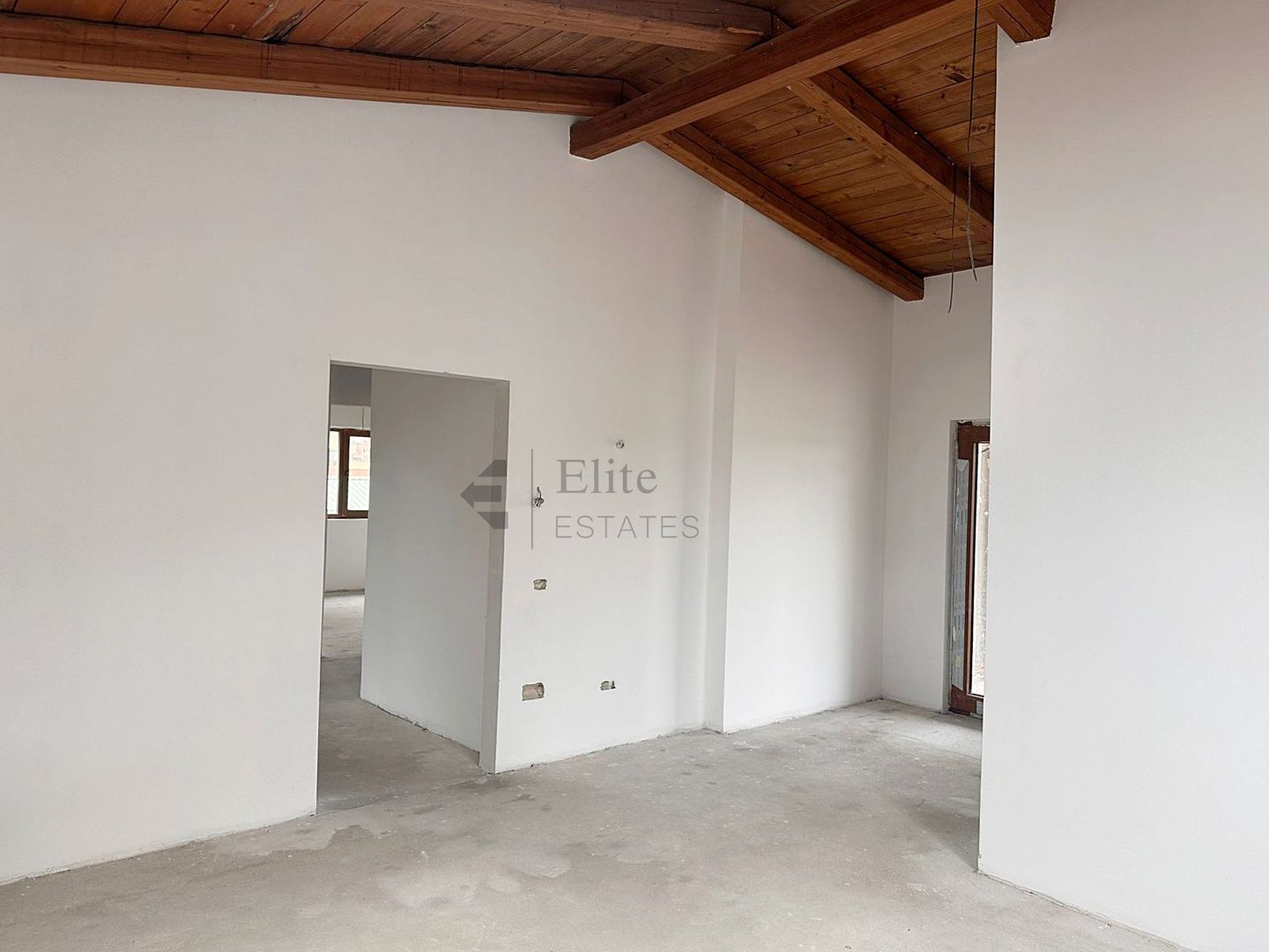 Casa spatioasa 6 camere cu 652 mp teren in Nojorid - Poză 11