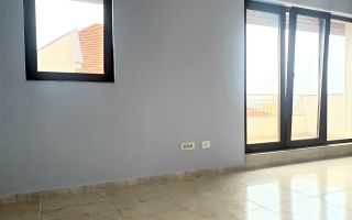 Apartament tip penthouse in zona Buziasului comision 0% - Poză 3