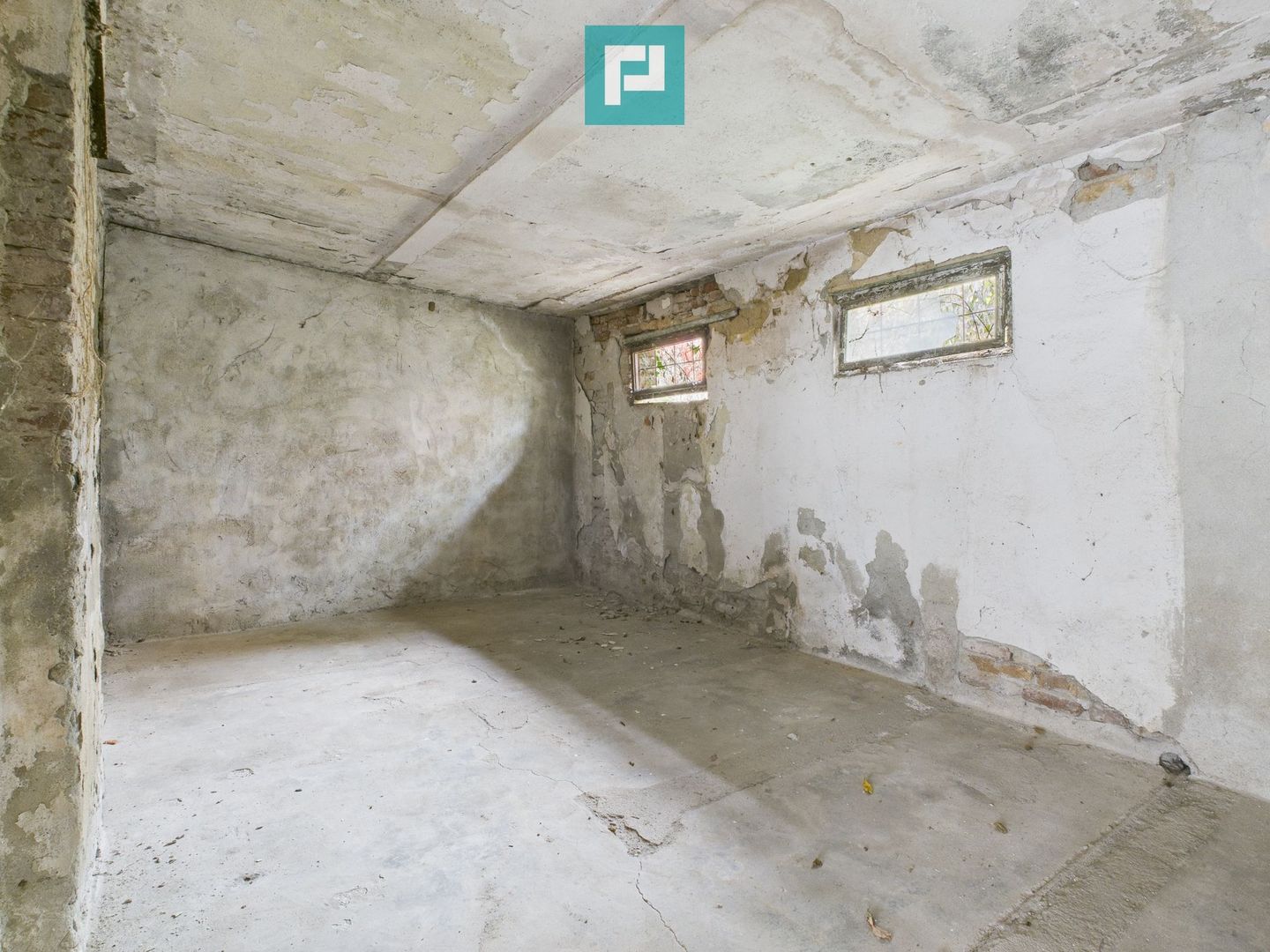 Spațiu de investiții 500 mp în Periam - Poză 4