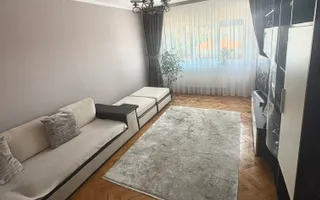 Apartament cu trei camere de vânzare, renovat complet, central - Poză 17