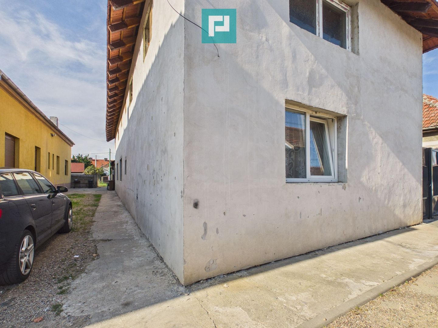 Casă P+E cu două apartamente, zona Drăgășani - Poză 20