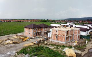 Casă alipită cu 4 camere la vânzare - Sânpetru - Poză 8