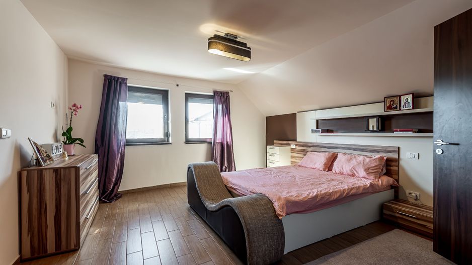 Casă SMART autonomă energetic, 4 dormitoare, Aradul Nou - Poză 9