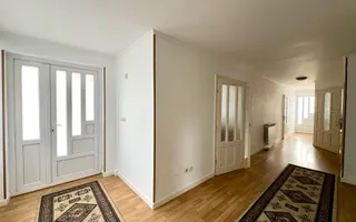 Casa de vacanta spatioasa de vanzare 6 dormitoare in Gura Humorului - Poză 13