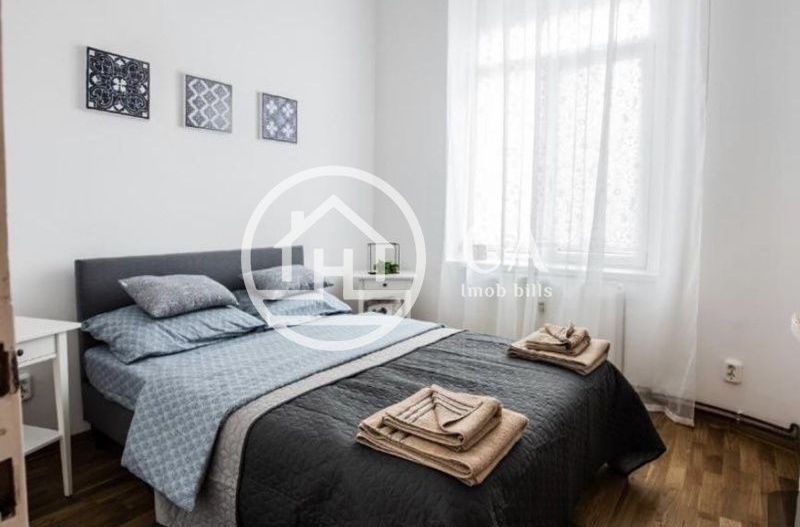 Apartament de vânzare cu 3 camere în zona Ultracentrală, Oradea - Poză 2