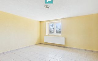 Casă cu 8 camere pentru investiții în Maciova CS - Poză 6