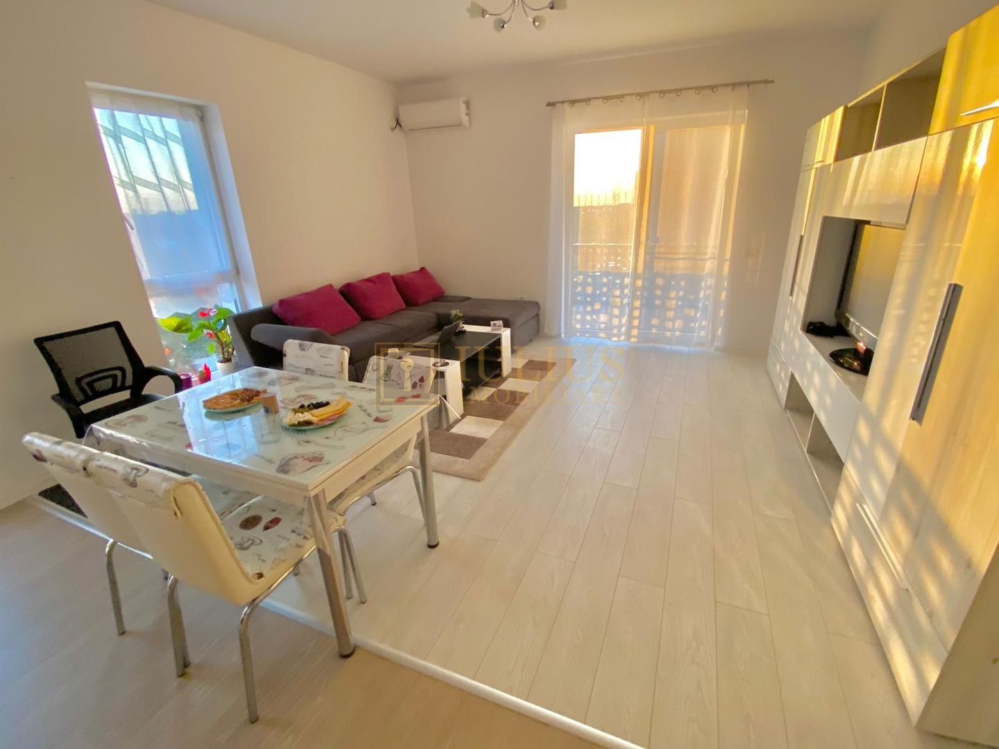 2 camere| Giroc-Dacilor| loc de parcare| balcon deschis| apaartament frumos - Poză 4