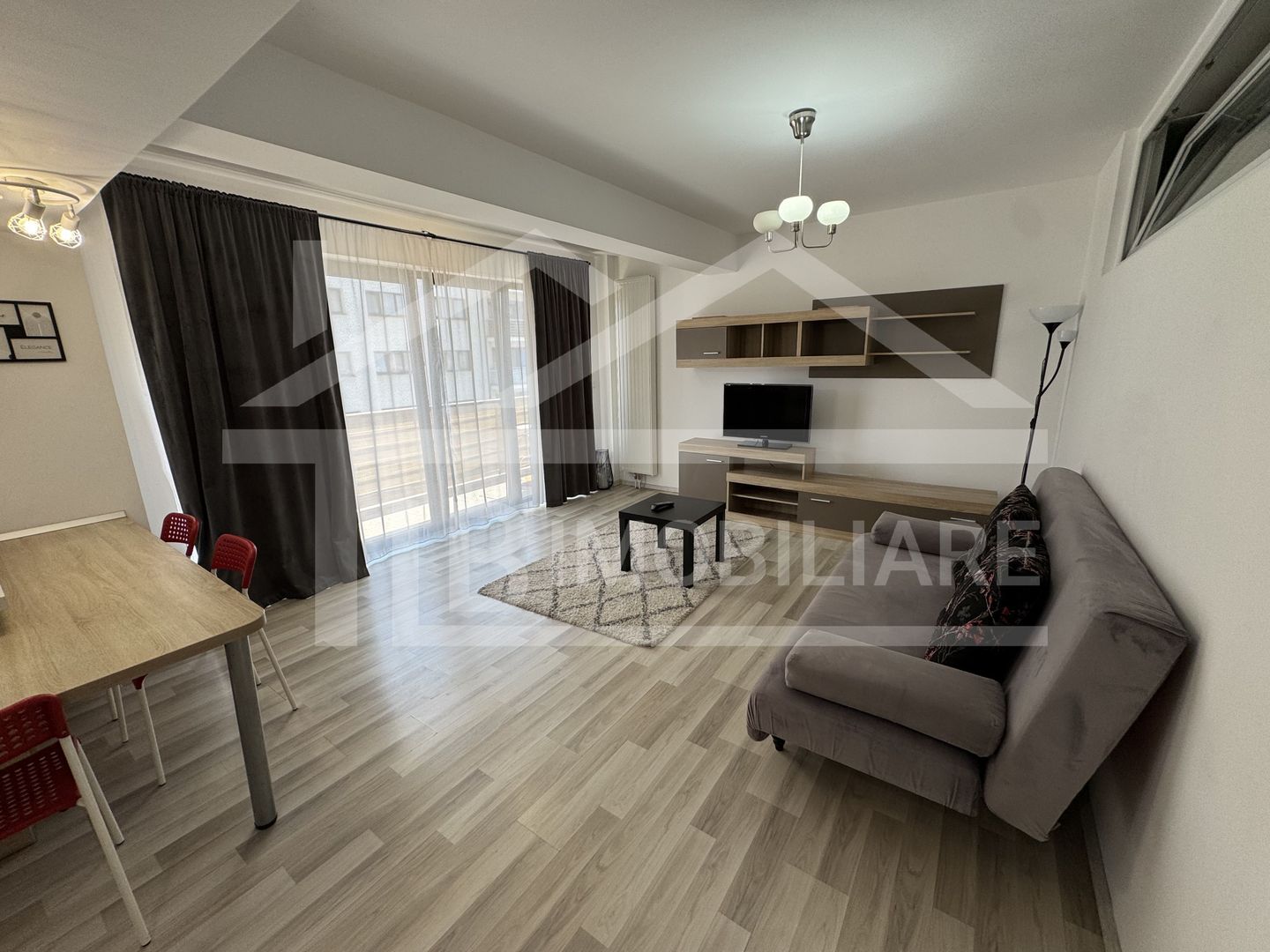 Apartament cu 2 camere, 65mp, parcare, Zona Tudor - Poză 1