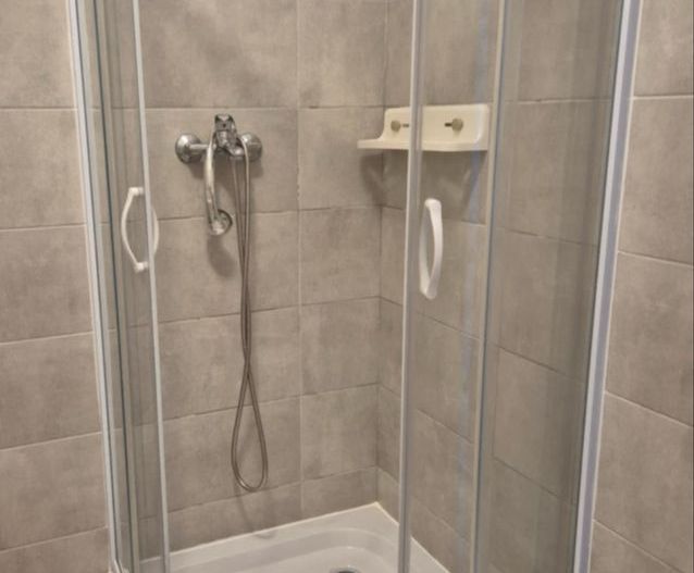 Garsoniera complet mobilata si utilata. MUTARE IMEDIATA!! - Poză 8