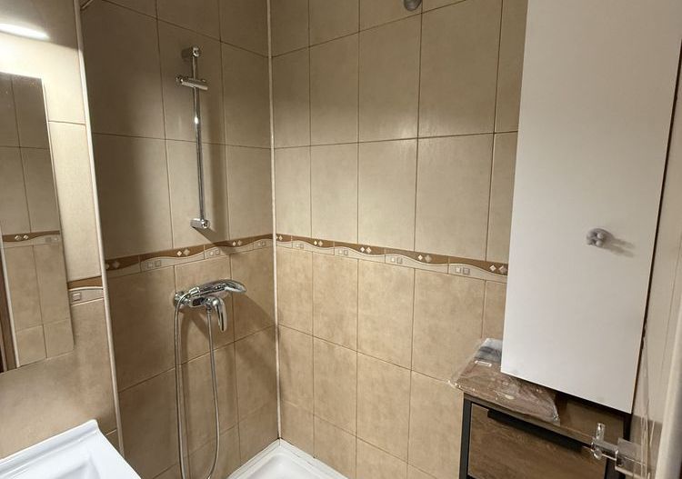 Garsoniera.  Etaj 1.  Calea Vacaresti. La 6 min de metrou Timpuri Noi. - Poză 5