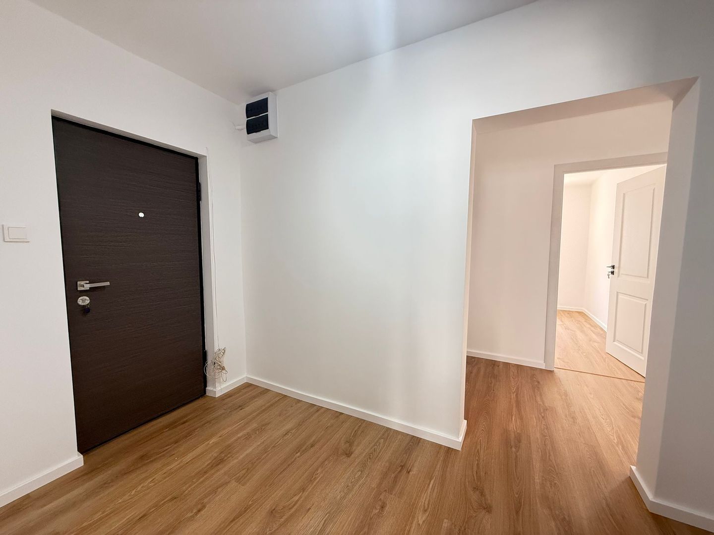 3 CAMERE  ‖ RENOVAT ‖ BLOC REABILITAT ‖ ETAJ INTERMEDIAR  ‖  NERVA TRAIAN - Poză 2