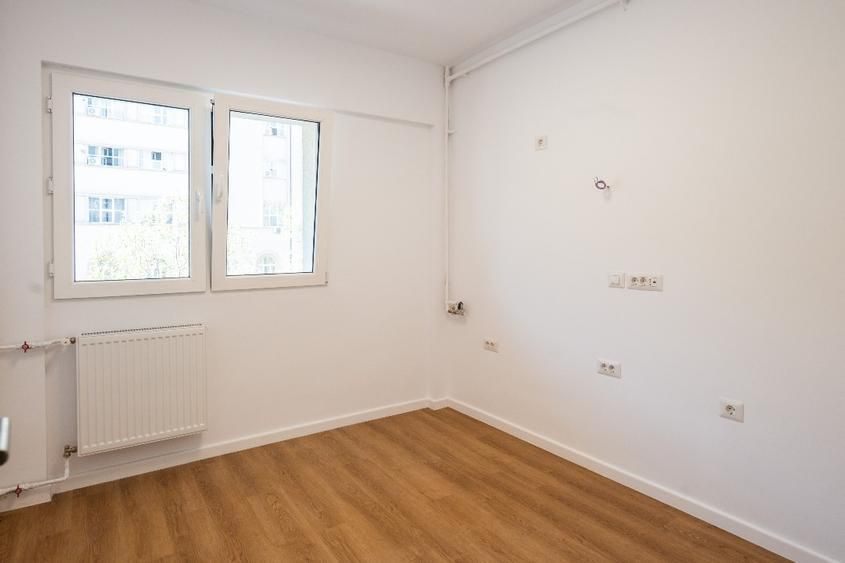 Piata Dorobanti apt 2/3 cam de preferat pentru spatiu de birouri - Poză 2