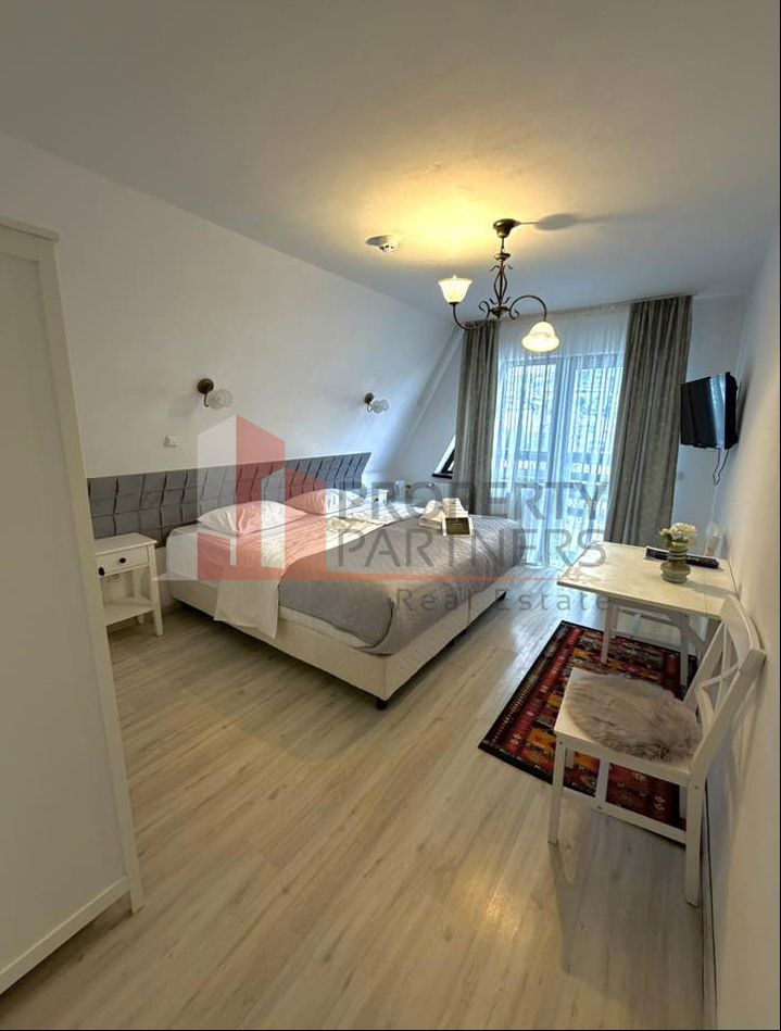 Pensiune la cheie de vânzare în Bran – Afacere cu 10 camere plus piscina - Poză 28