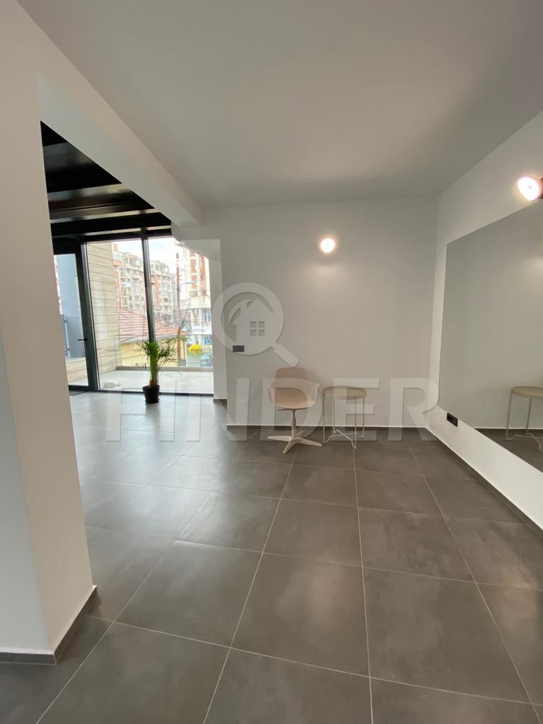 Vanzare cladire de birouri, 190 mp, zona Centrala - Poză 21