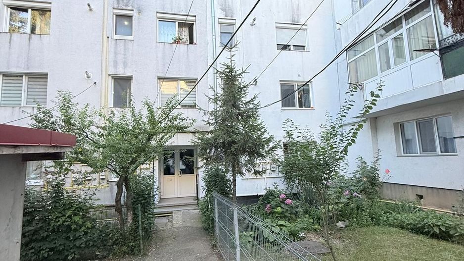 Ap 3 camere - decomandat - Campina - strada Milcovului - Poză 14