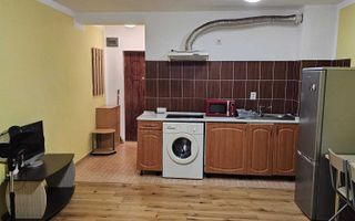Garsoniera spatioasa la etaj intermediar, bloc cu Lift, Zona Broscarie - Poză 3