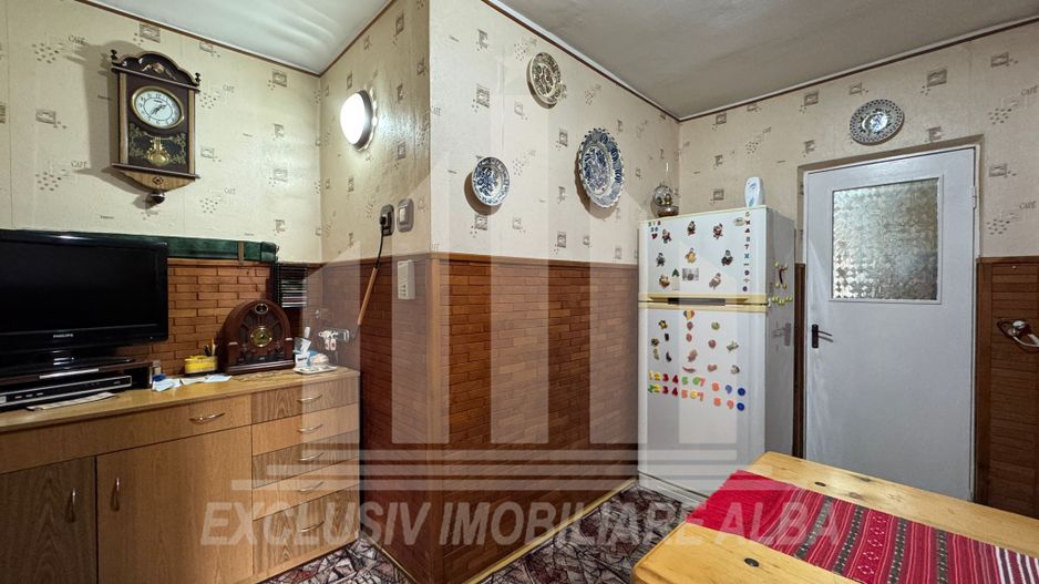 Apartament 3 camere decomandate | 2 bai | 69 mp | Cetate - Piata - Poză 3