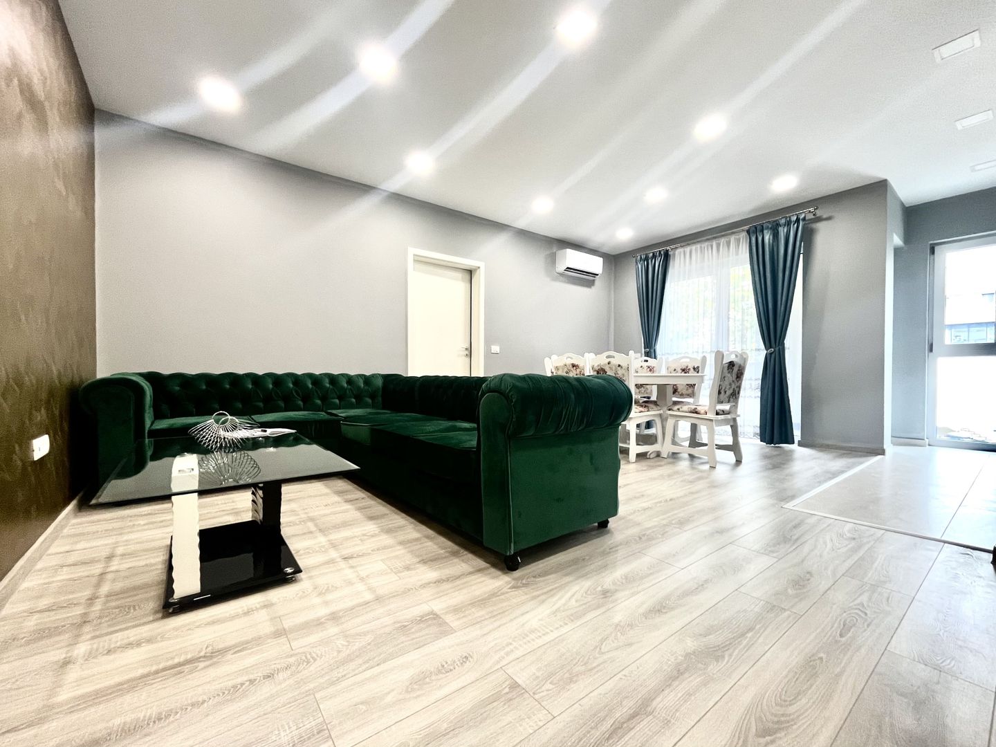 Apartament cu 3 camere, elegant, cu chirie inclusă, in zona Aradului - Poză 3