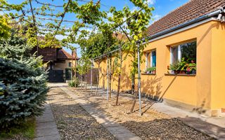 Casă cu 3 camere 85 mp în Freidorf + 2.877 mp teren - Poză 1