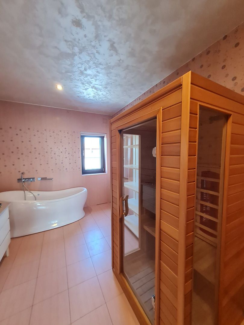 Lux la 5 minute de Iulius Twon - Poză 78